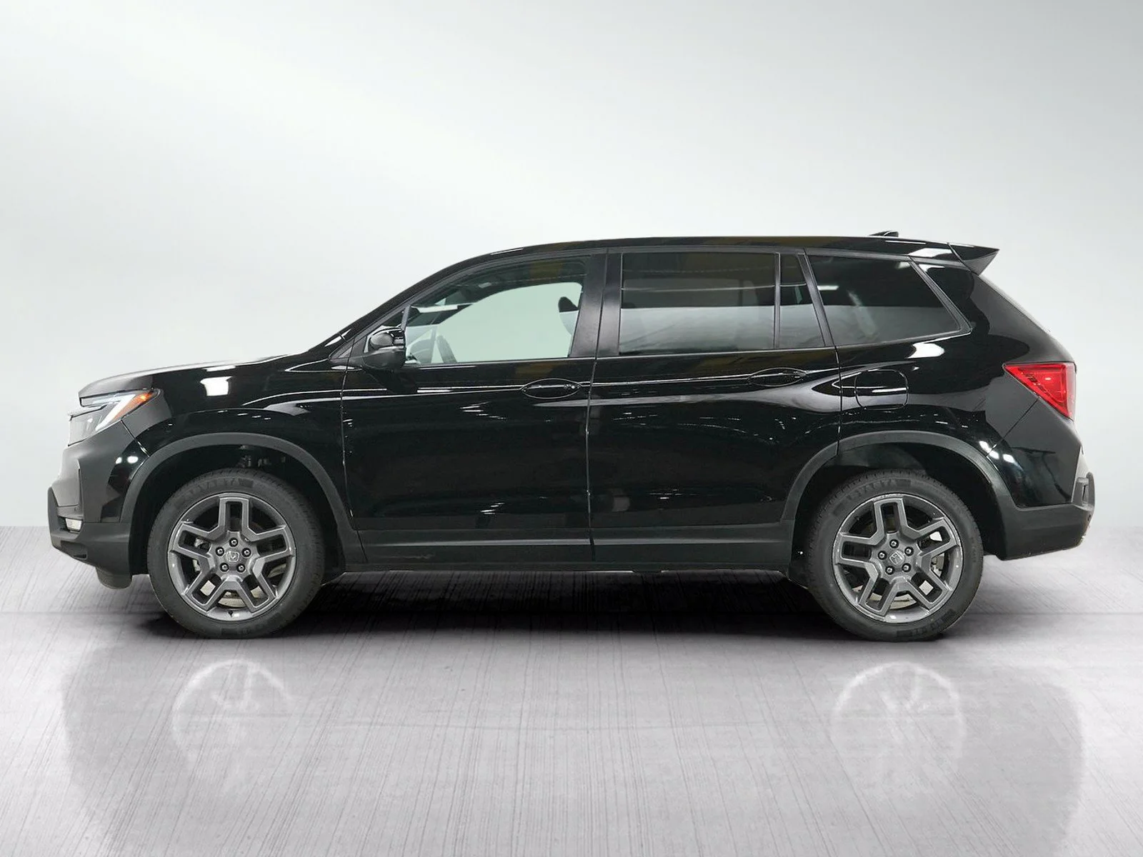 Used 2023 Honda Passport EX-L with VIN 5FNYF8H59PB027905 for sale in Burnsville, Minnesota