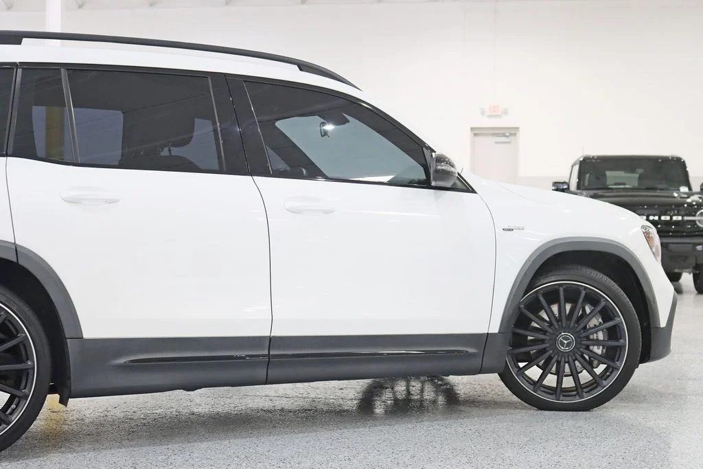 Used 2022  Mercedes-Benz GLB 35 AMG® image 11