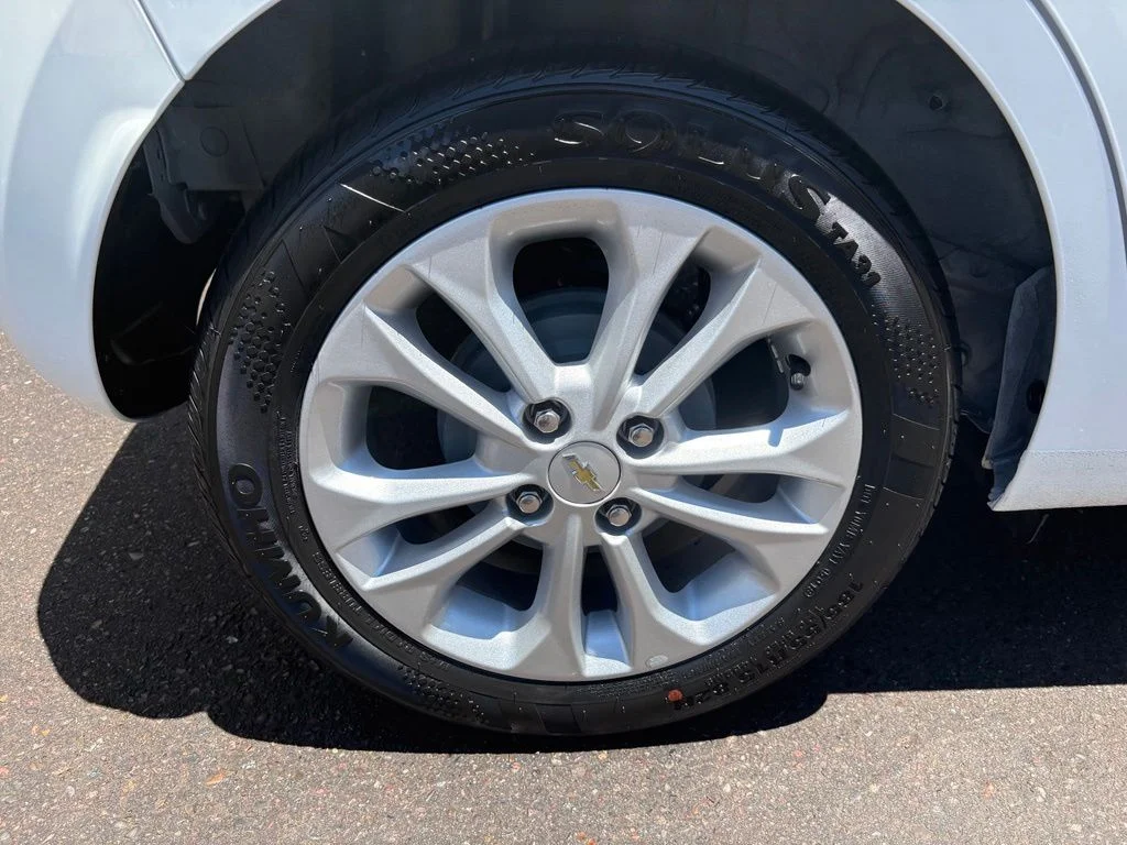 Used 2020 White Chevrolet 1LT image 6