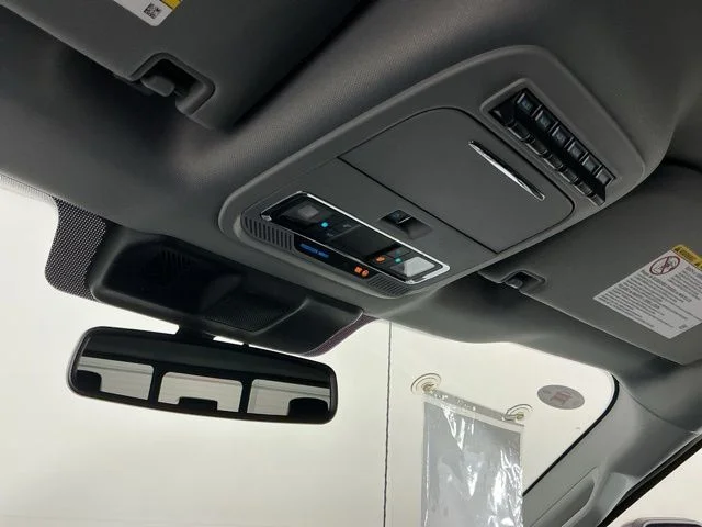 New 2026 Star White Metallic Tri-Coat Ford Lariat image 28