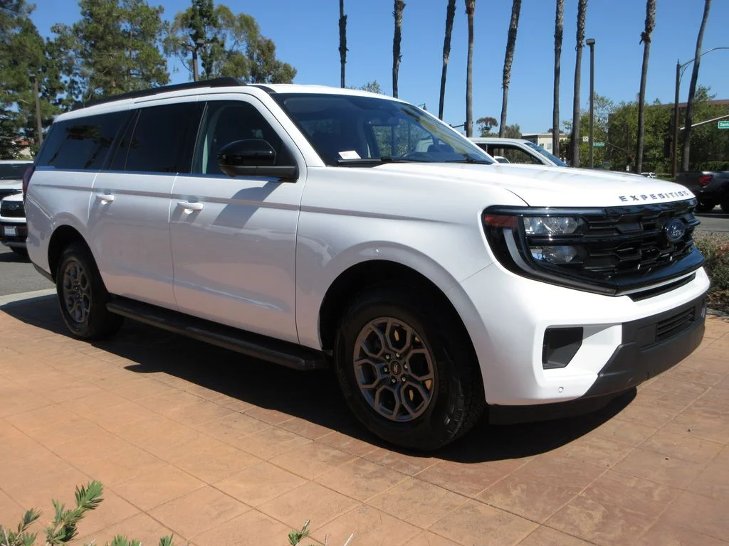 Certified Used 2025 Oxford White Ford Active image 6