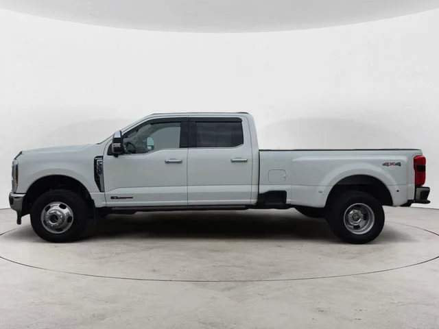 Certified Used 2025  Ford King Ranch image 8