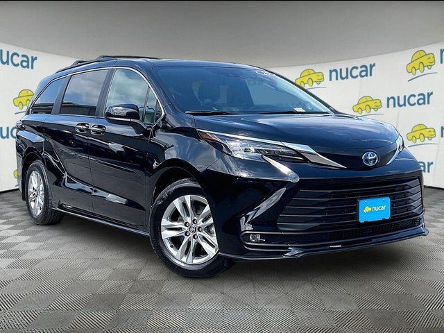 2025 Toyota Sienna XLE