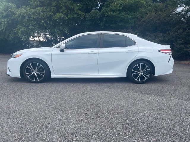 Used 2020 White Toyota SE image 5