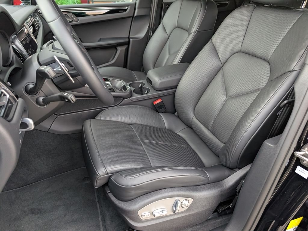 Used 2025 Black Porsche  image 6