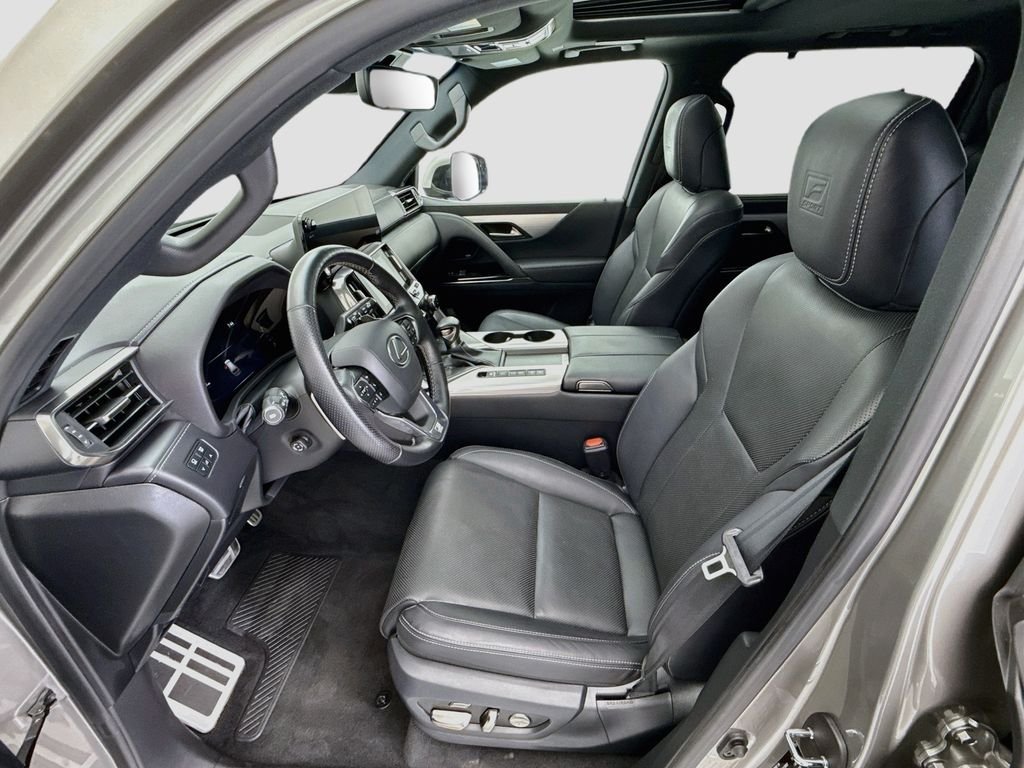 Used 2023 Silver Lexus 600 F SPORT image 17
