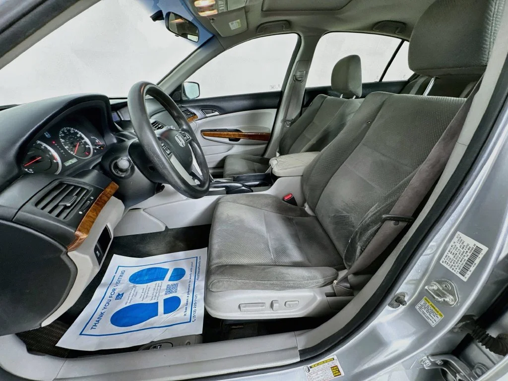 Used 2012 Alabaster Silver Metallic Honda EX image 21