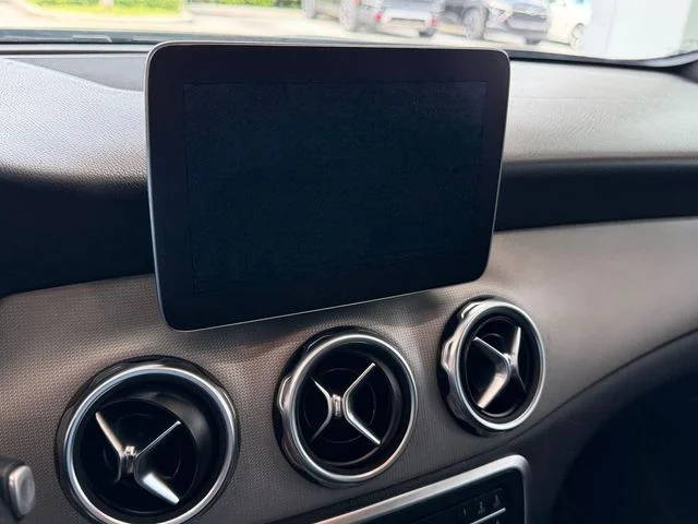 Used 2018 Gray Mercedes-Benz GLA 250 image 22