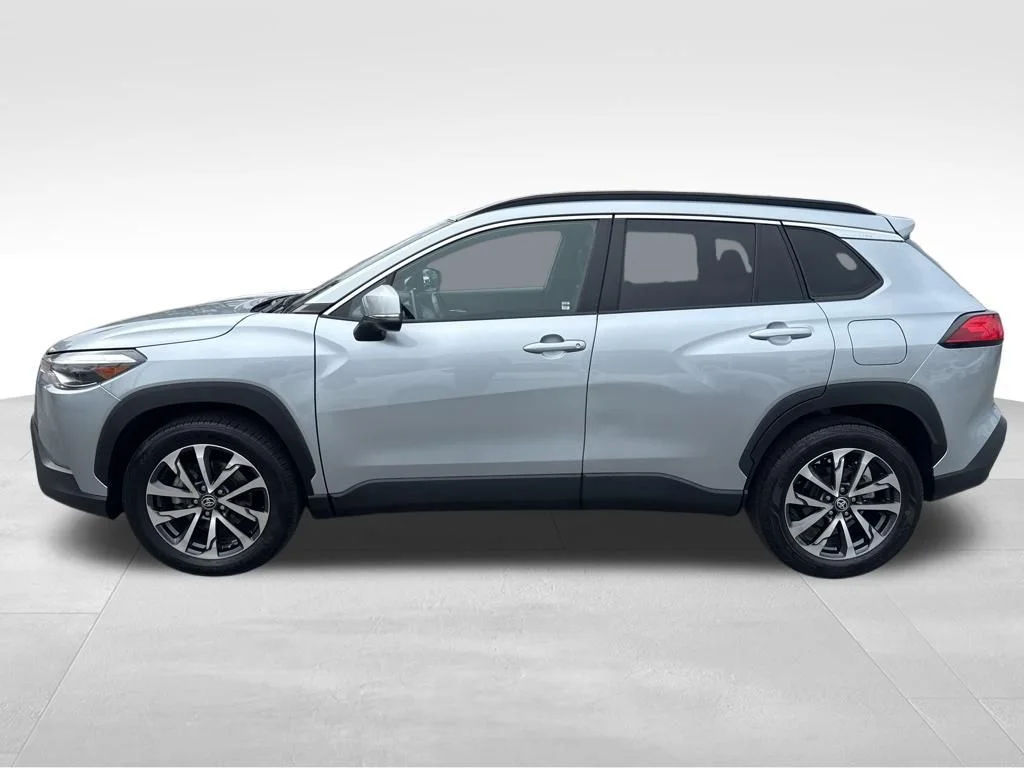 Used 2023 Silver Toyota XLE image 2
