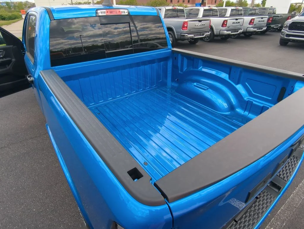 New 2026 Hydro Blue Pearl-Coat Exterior Paint RAM Big Horn/Lone Star image 24