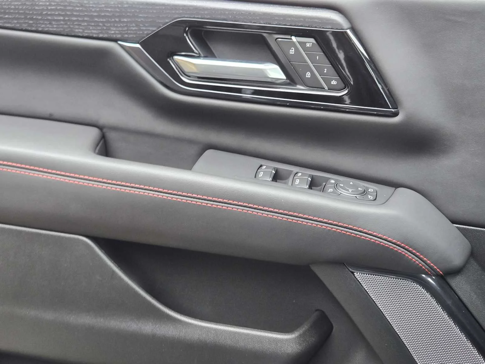 2026 GMC Yukon XL AT4 Ultimate - Photo 15