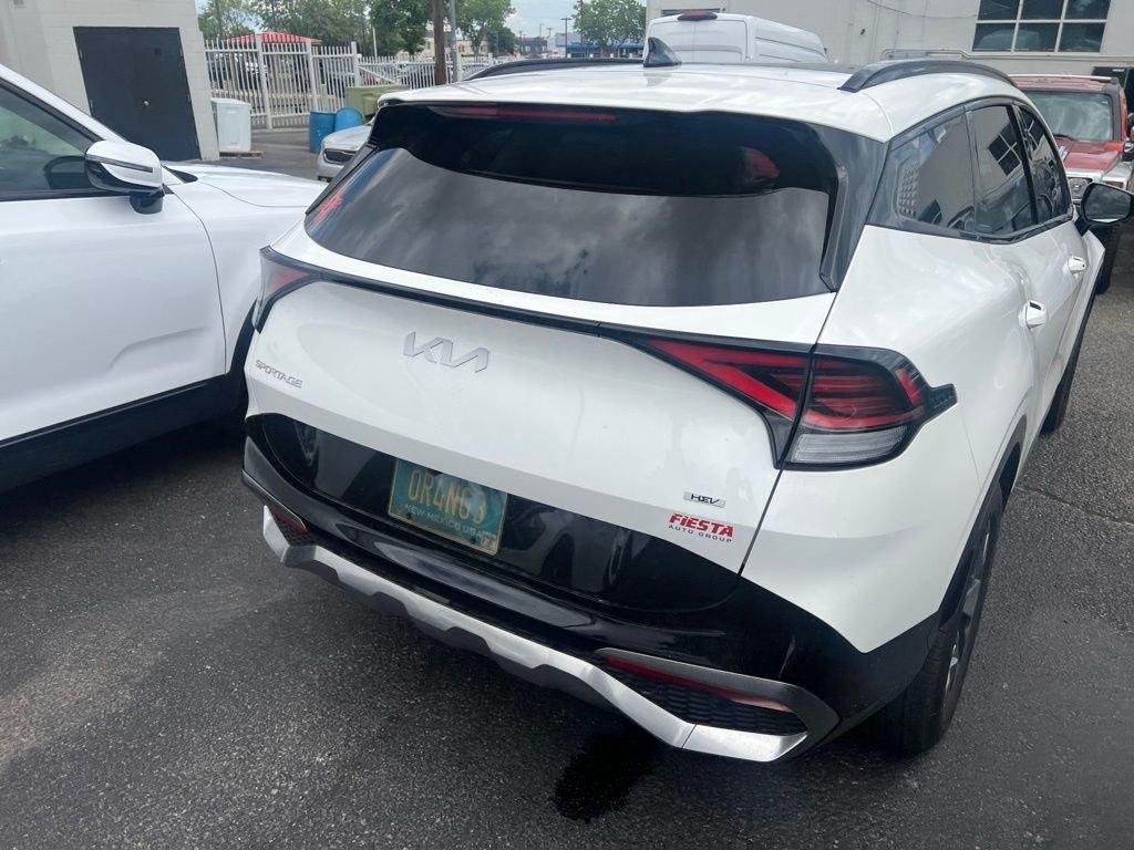 Used 2025 White Kia SX-Prestige image 10