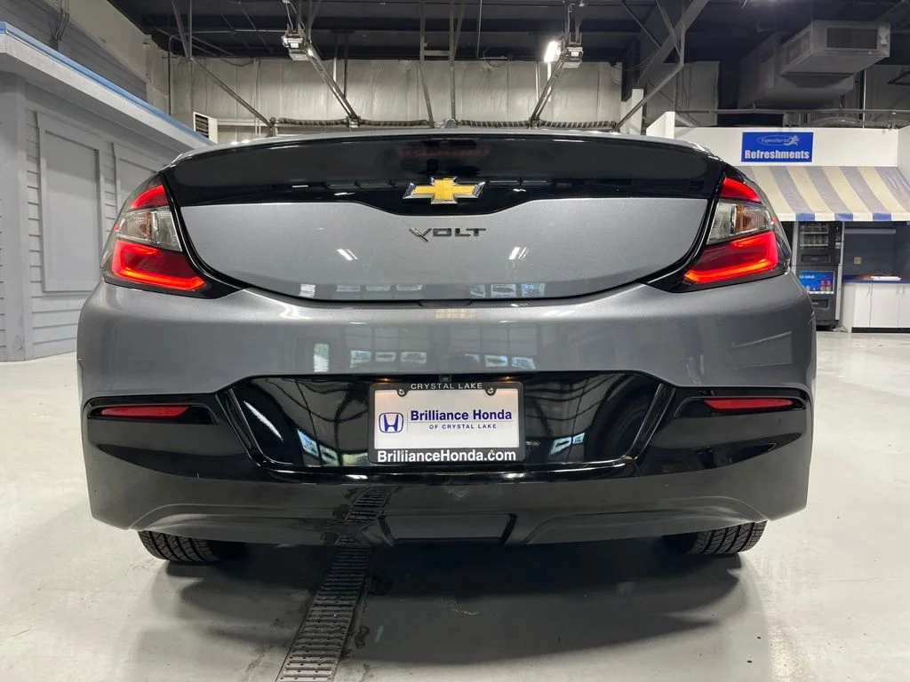 Used 2018 Steel Metallic Chevrolet LT image 6