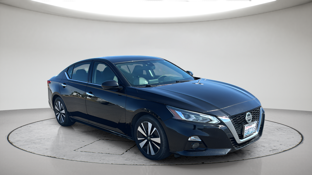 Used 2019 Black Nissan 2.5 SL image 2
