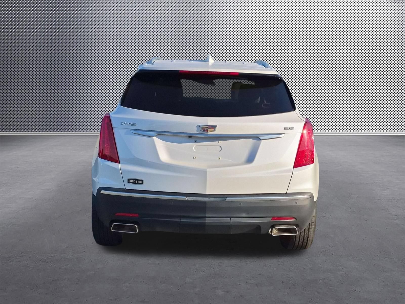 Used 2019 CRYSTAL WHITE TRICOAT Cadillac Premium Luxury FWD image 4