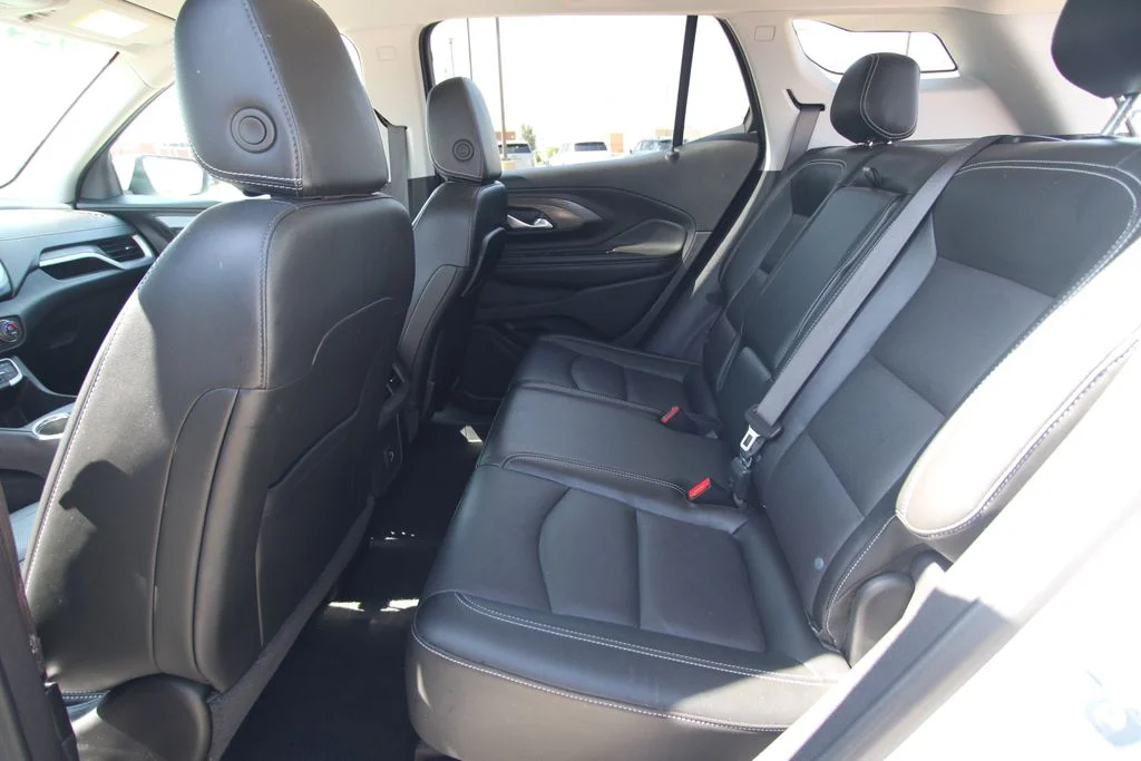 Used 2024 White GMC SLT image 7