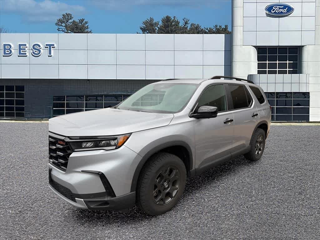 2025 Honda Pilot TrailSport AWD's photo
