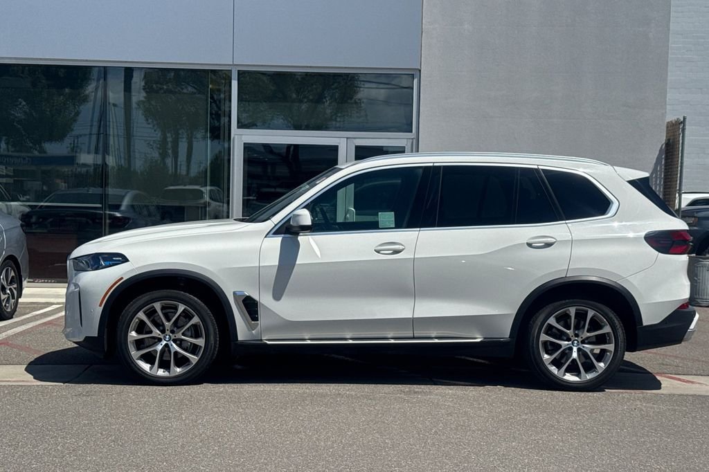 Used 2024 White BMW xDrive40i image 10