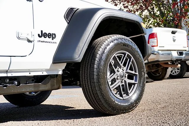 New 2026 Bright White Clear-Coat Exterior Paint Jeep Sport S image 8
