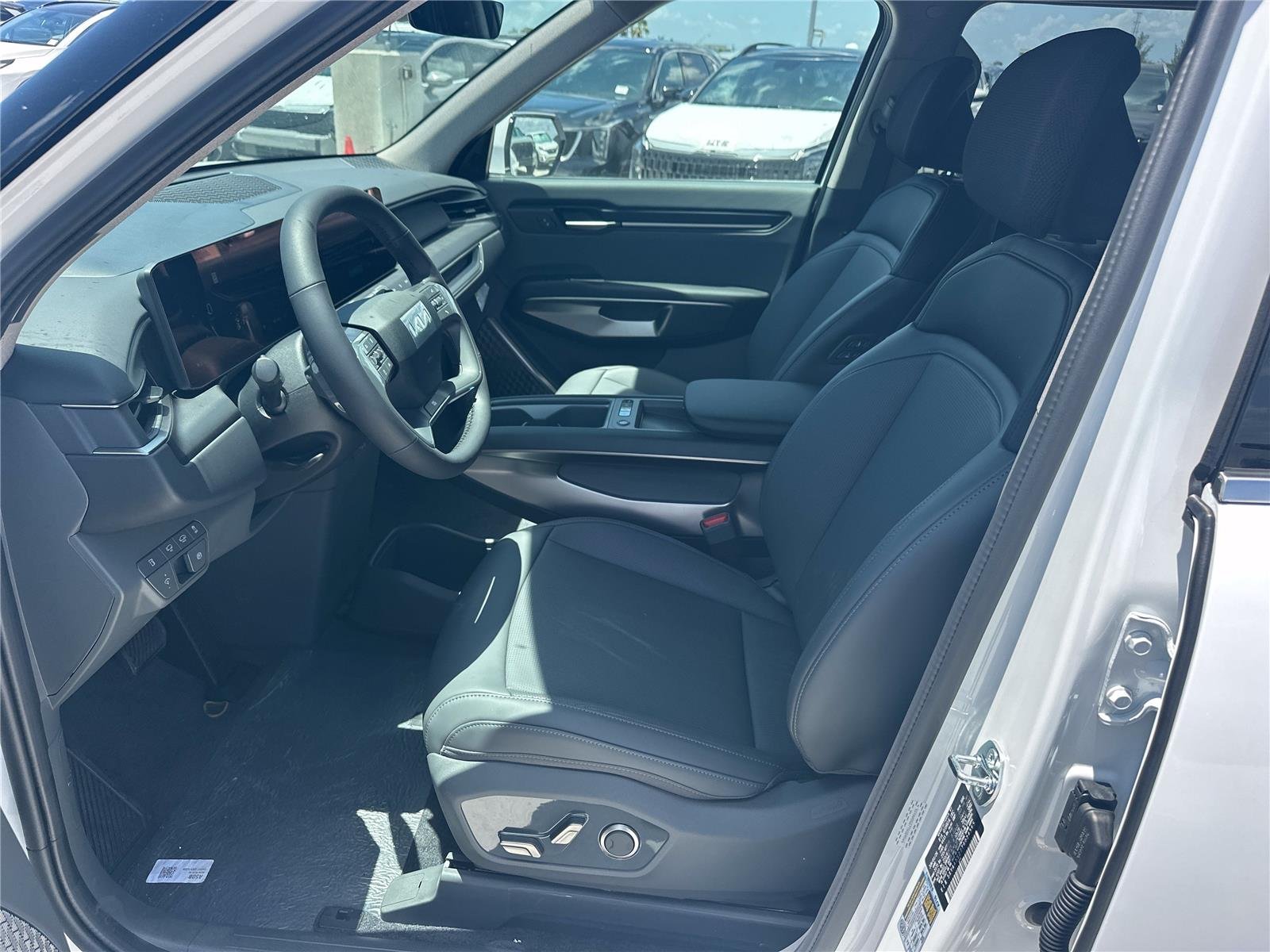 New 2026 Glacial White Pearl KIA LIGHT image 7