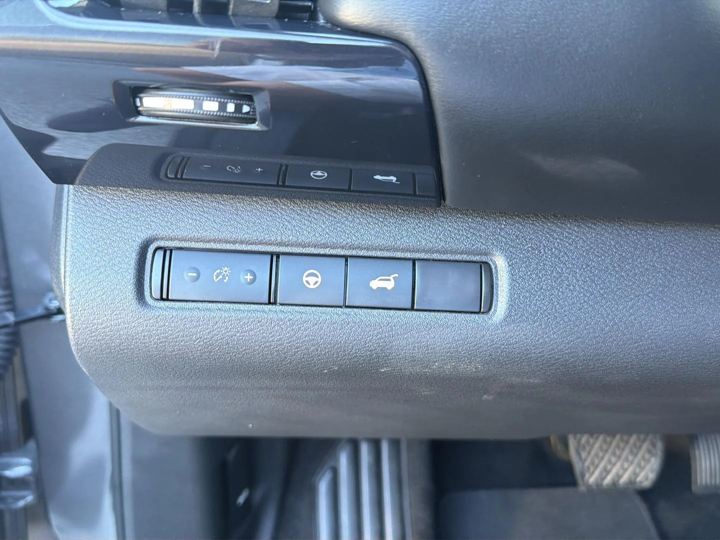 Used 2025 Gun Metallic Nissan SV image 20