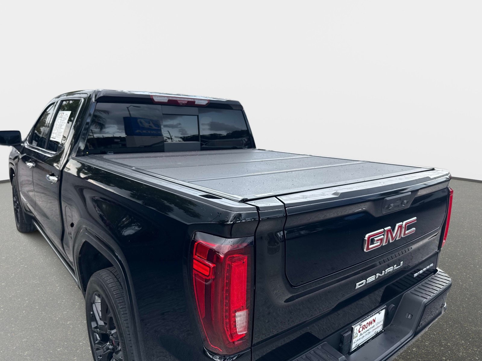 Used 2025 Onyx Black GMC Denali image 8