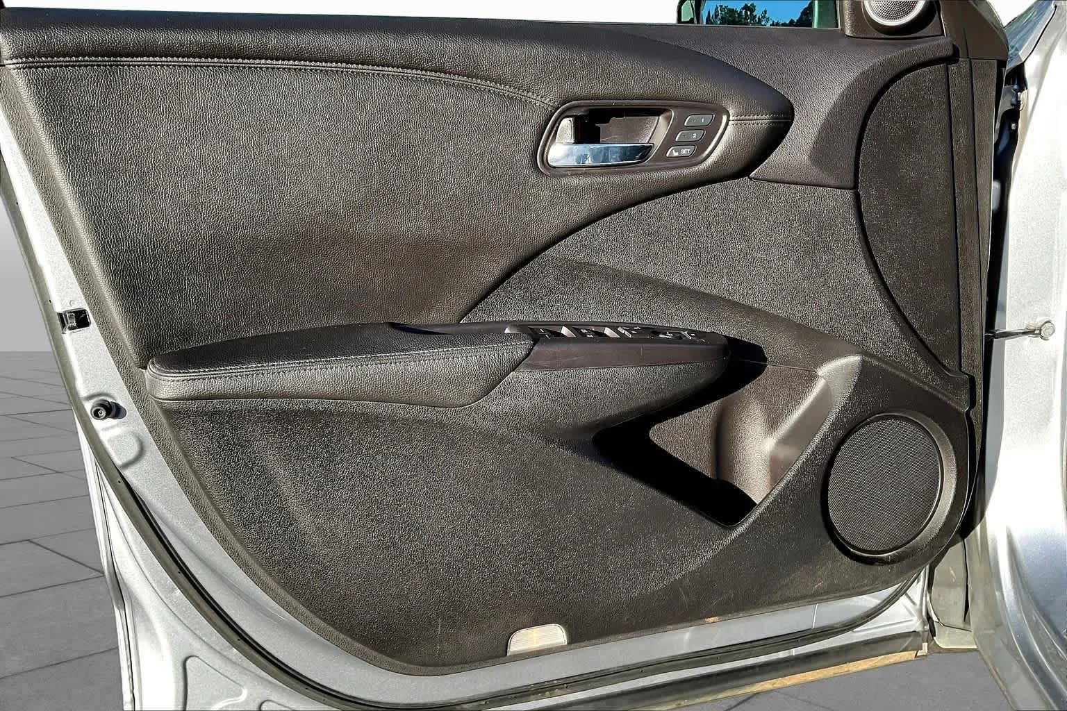 Used 2016 Slate Silver Metallic Acura Tech Pkg image 21