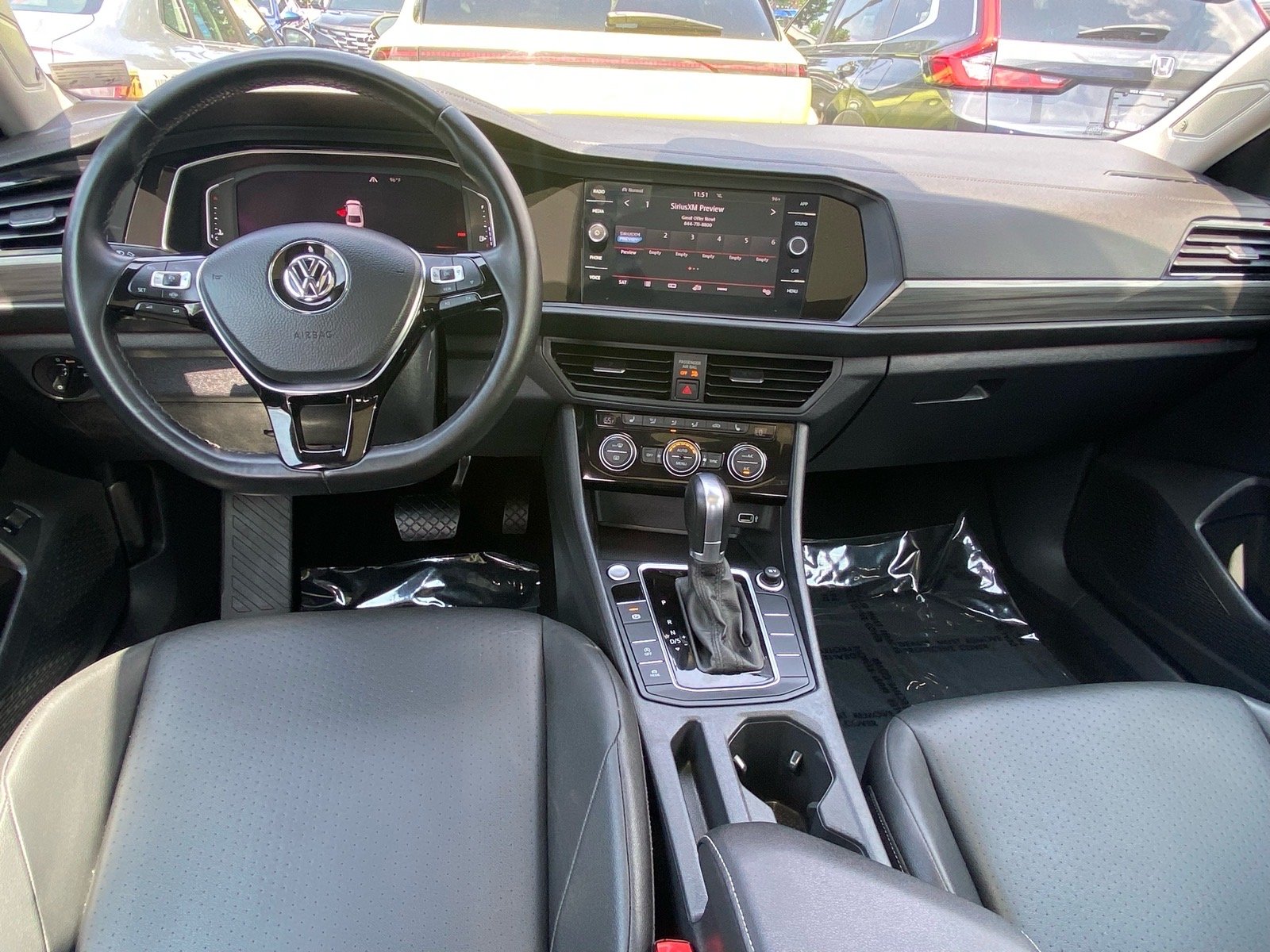 Used 2019 Red Volkswagen SEL image 9