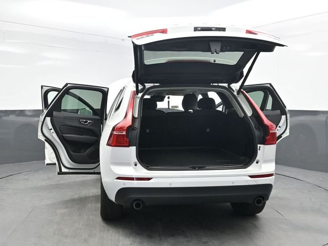 Used 2021 White Volvo T6 Momentum image 58