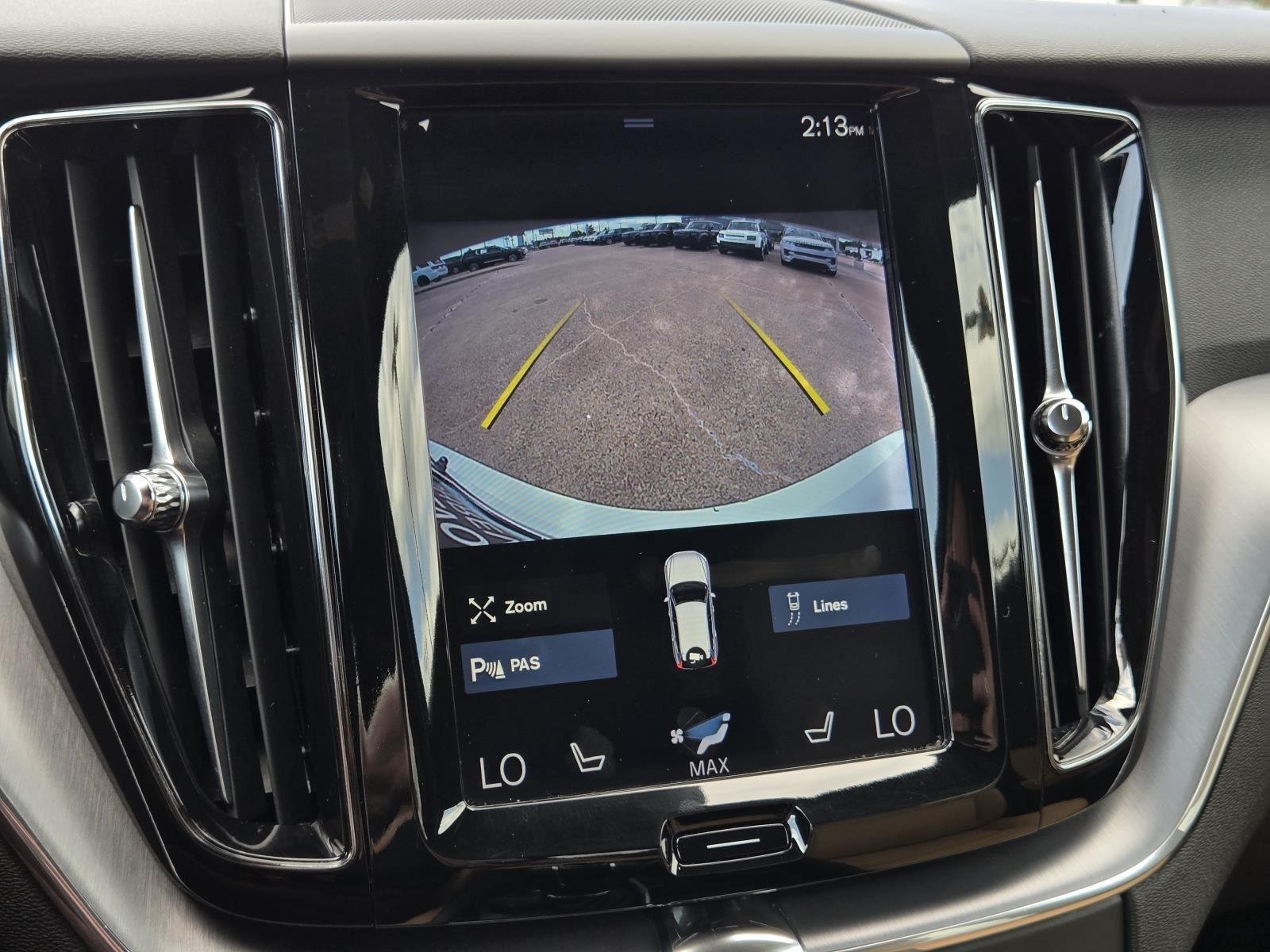 Used 2020 Ice White Volvo Momentum image 21