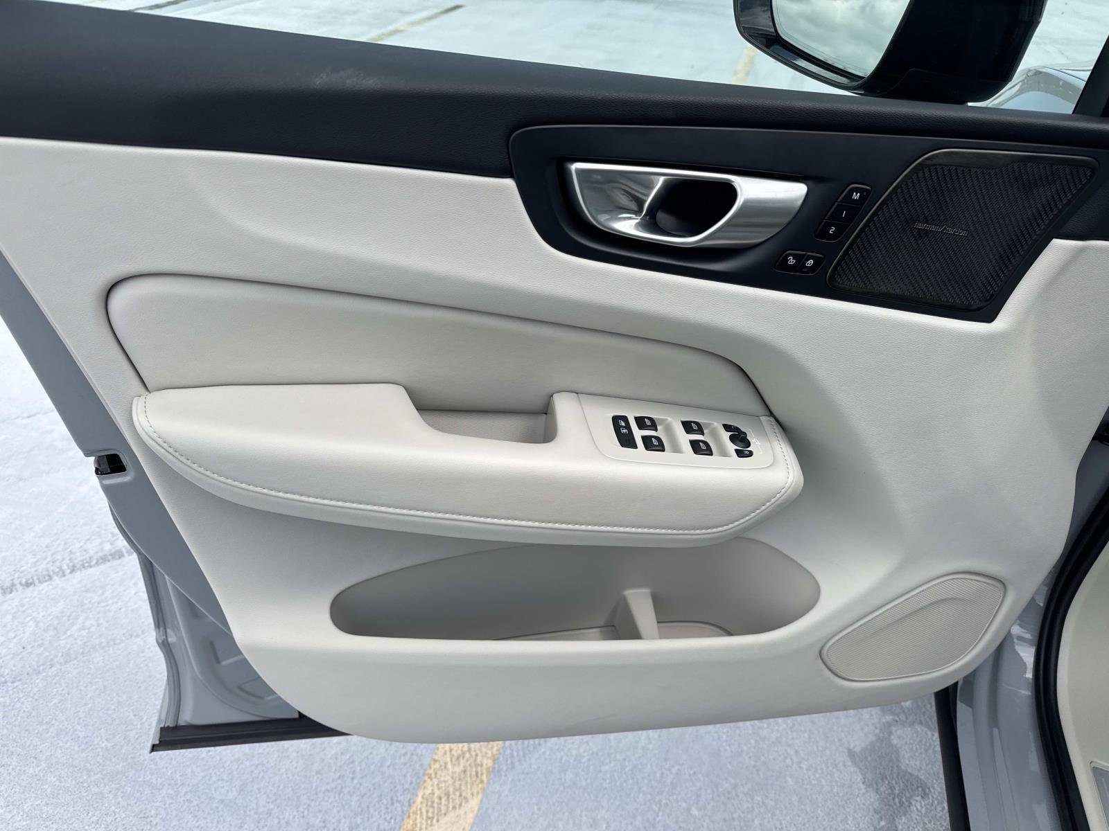 Used 2024 Vapour Grey Metallic Volvo Plus Dark Theme image 18