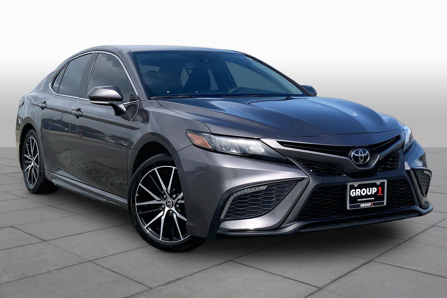 Used 2024 Predawn Gray Mica Toyota SE image 3