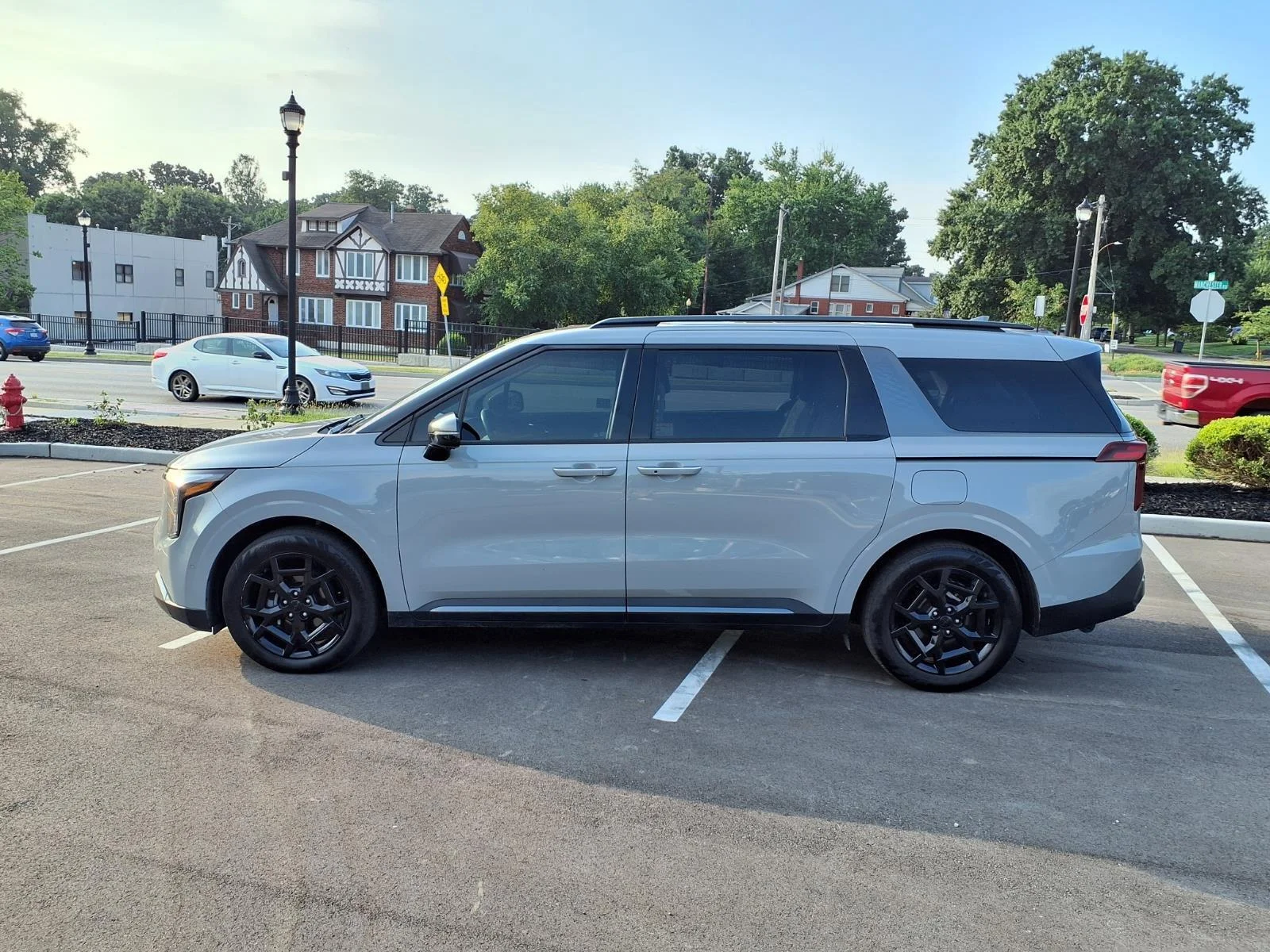 Used 2025 Ceramic Silver Kia SX Prestige image 36