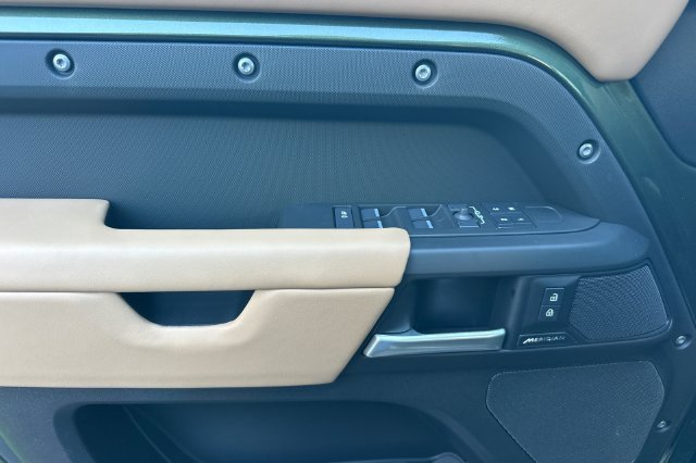 New 2026 Woolstone Green Land Rover S image 10
