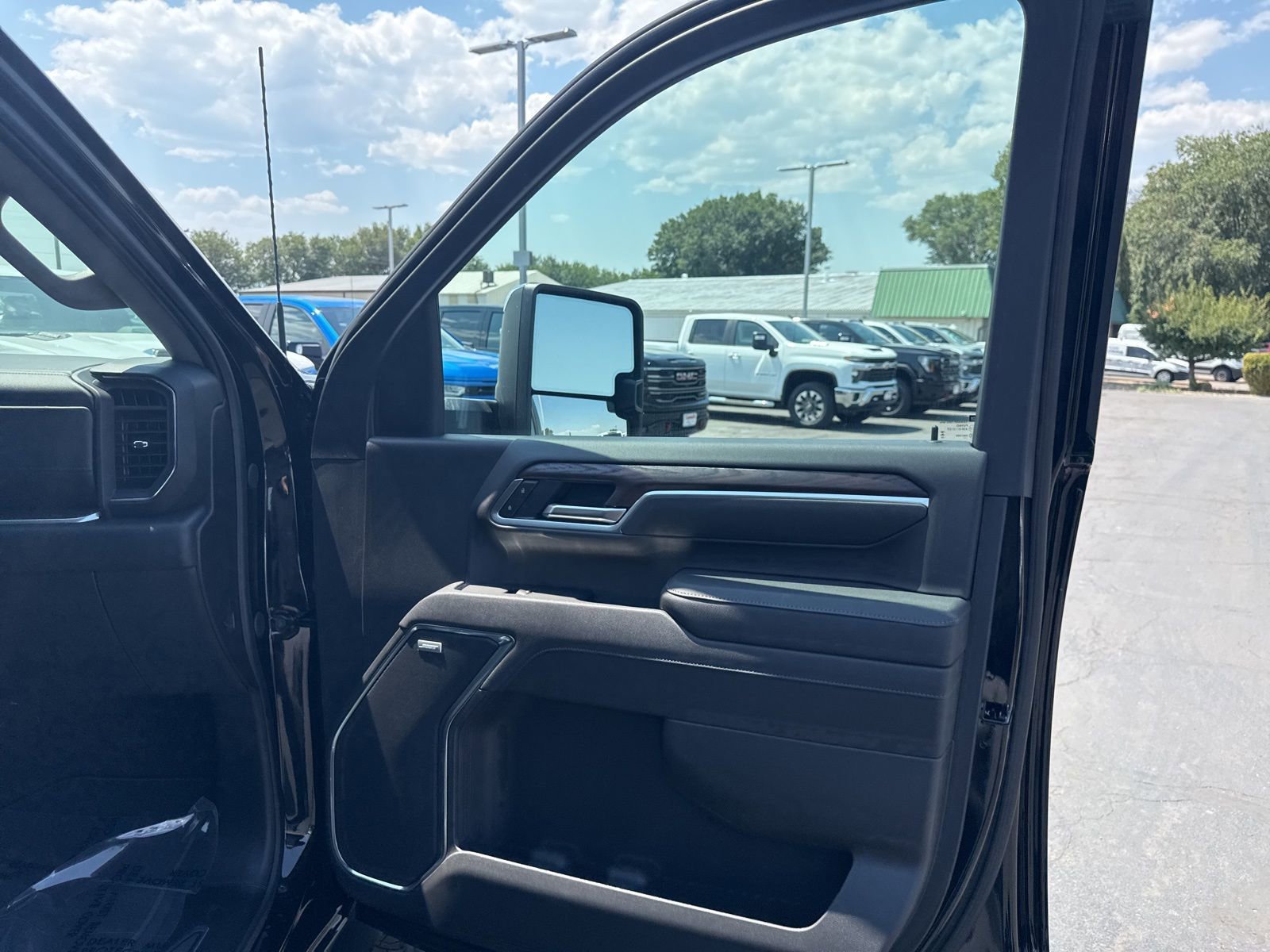 2025 GMC Sierra 3500HD SLT - Photo 49