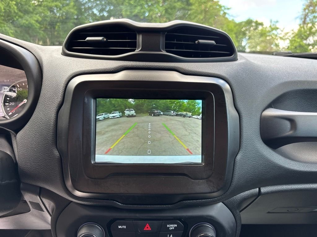 Used 2021 White Jeep Latitude image 25