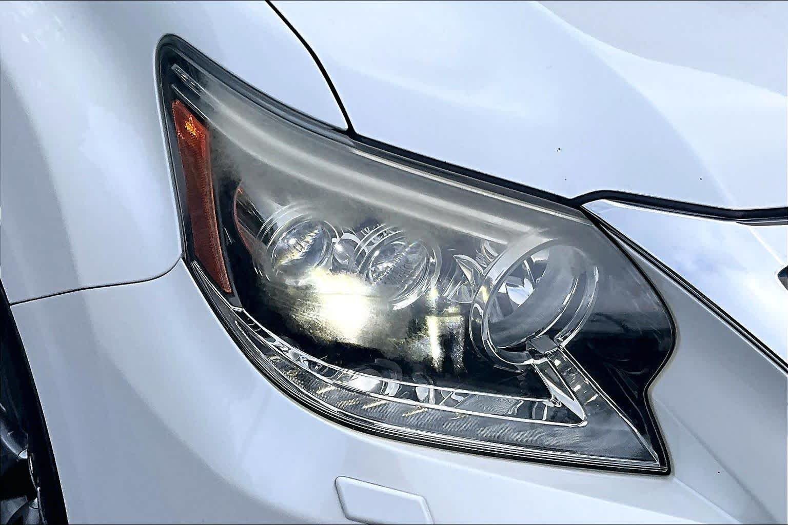Used 2015 Starfire Pearl Lexus Luxury image 27