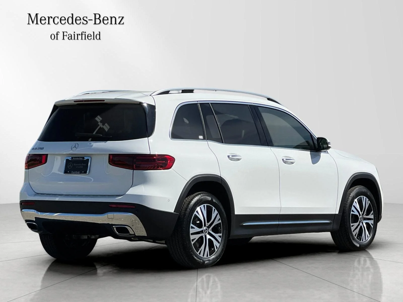 New 2026 White Mercedes-Benz GLB 250 image 2
