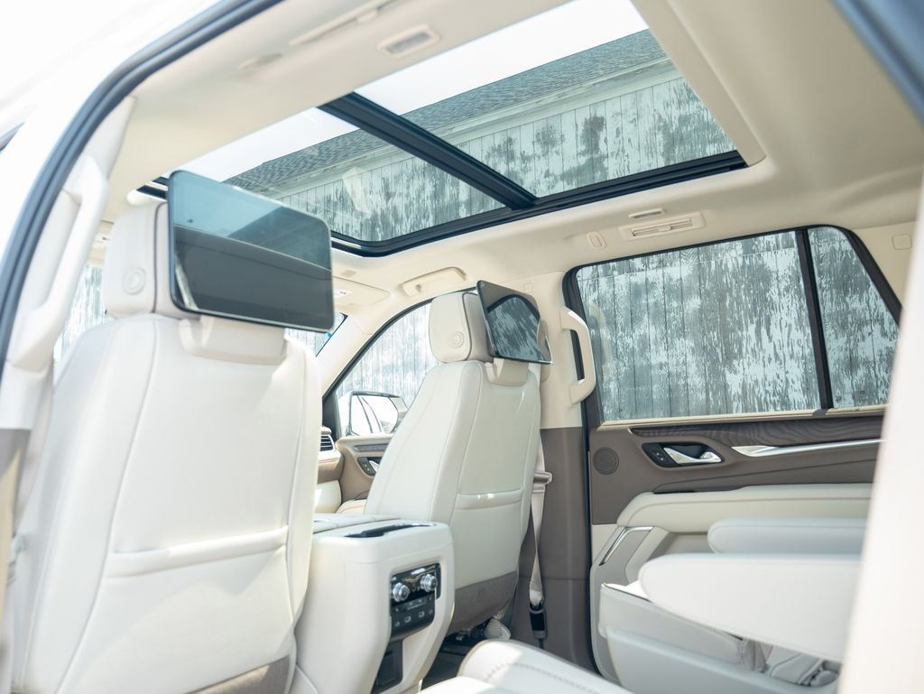 Used 2024 White GMC Denali image 34