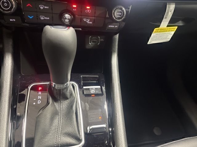 New 2026 Red Hot Pearl-Coat Exterior Paint Jeep Latitude image 15