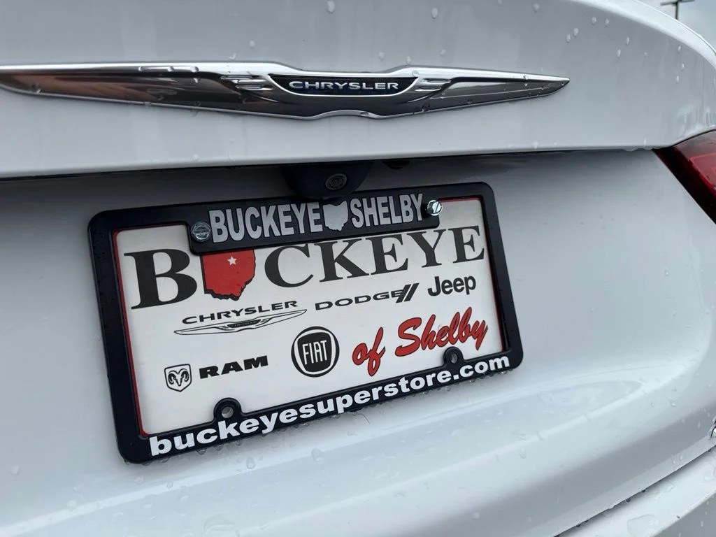Used 2016 White Chrysler Limited image 12
