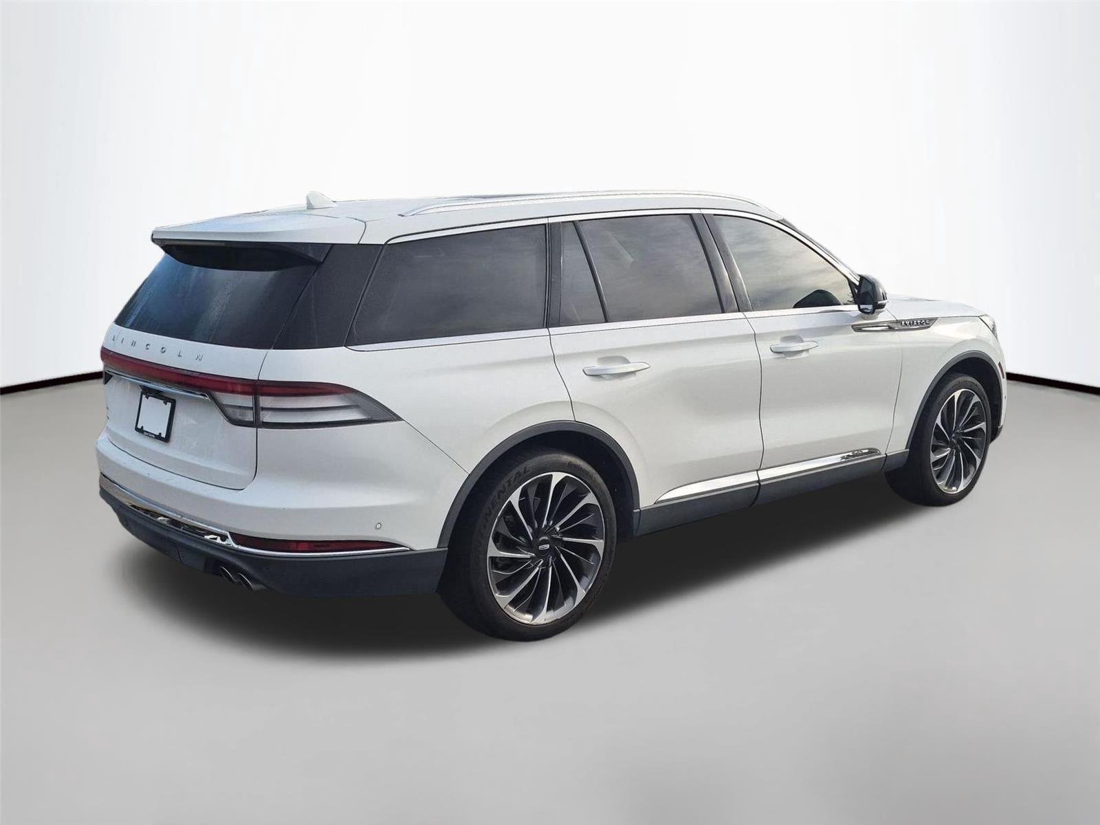 Used 2021 Pristine White Lincoln Reserve image 5