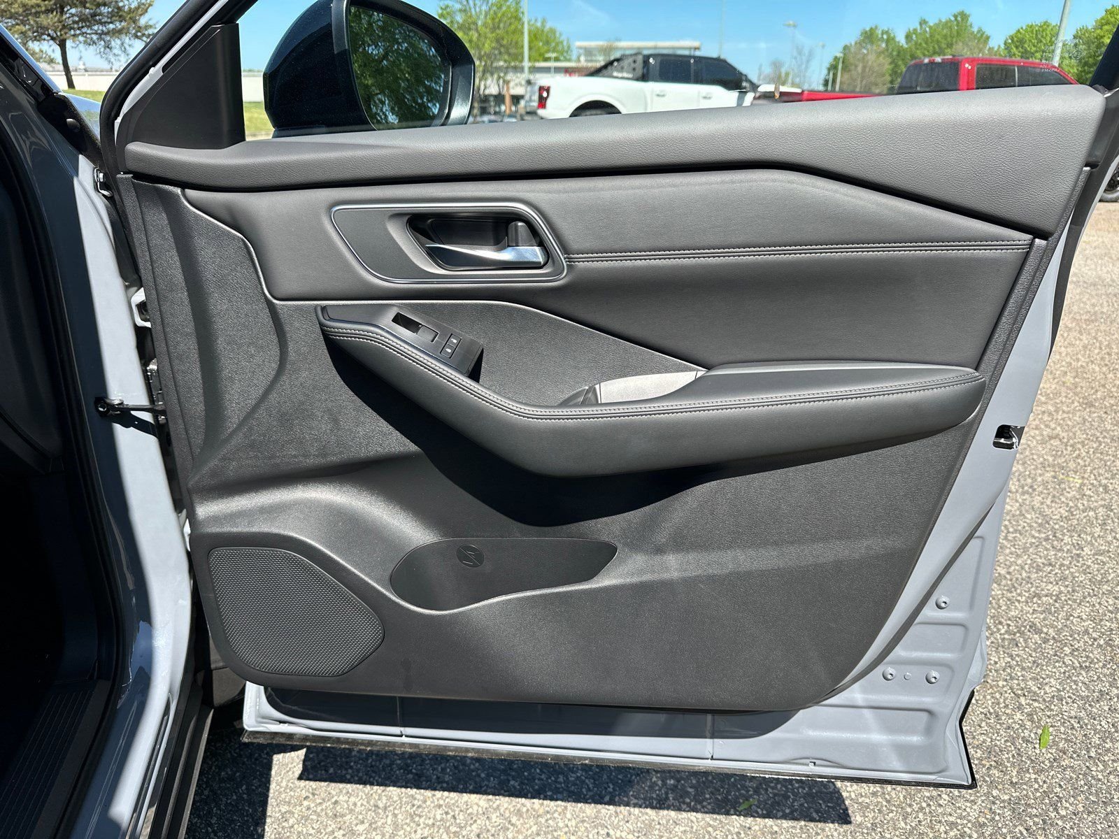 New 2026 Gray Nissan Platinum image 11