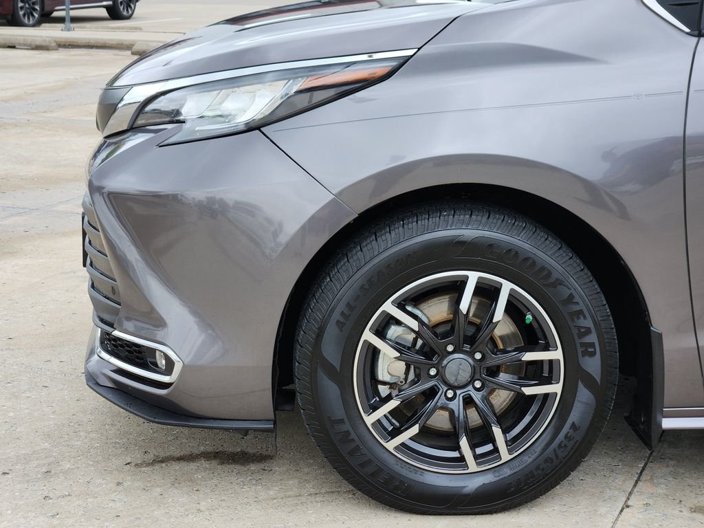 Used 2021 Gray Toyota XLE image 8