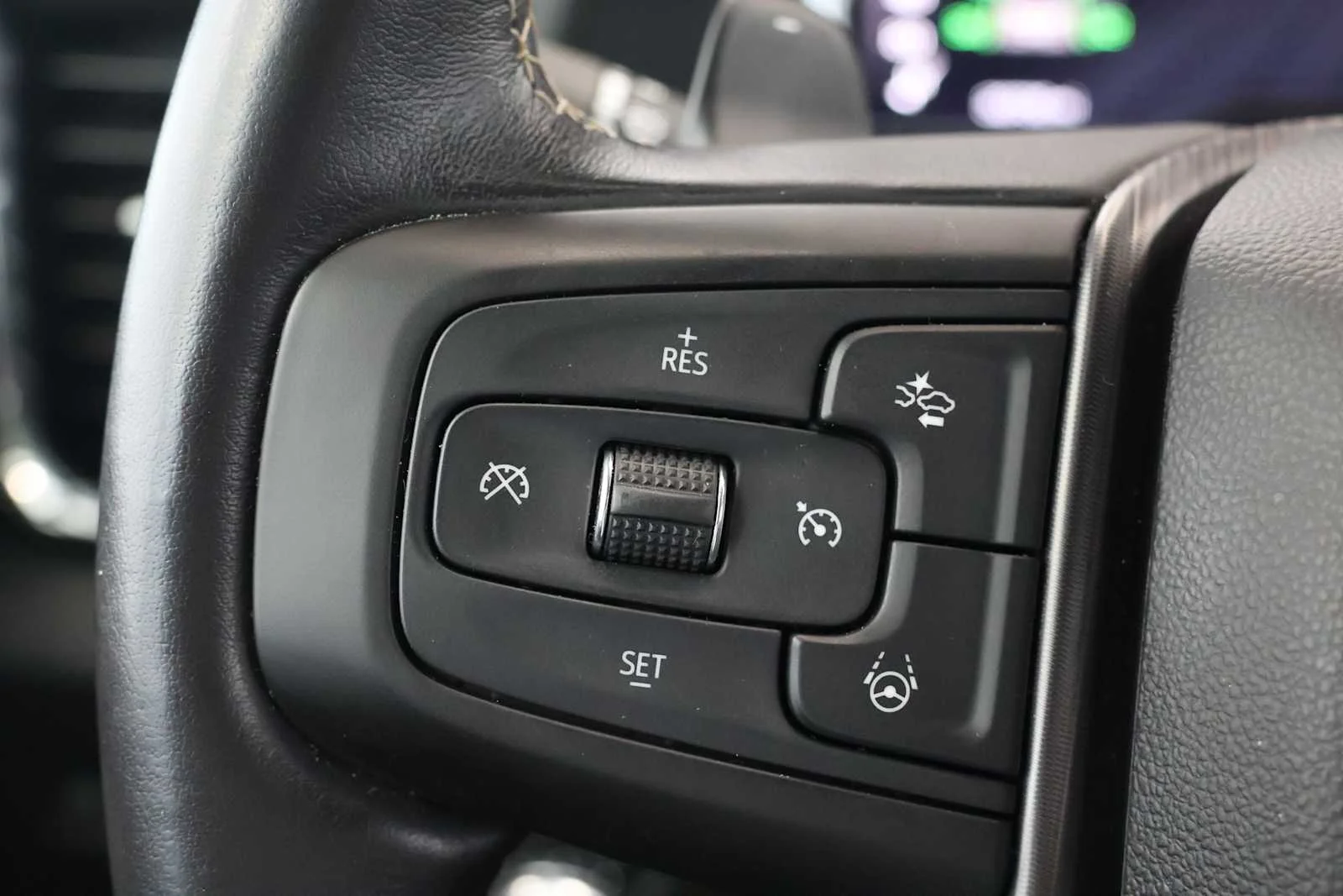 Used 2024 White Frost Tricoat GMC Denali Ultimate image 22