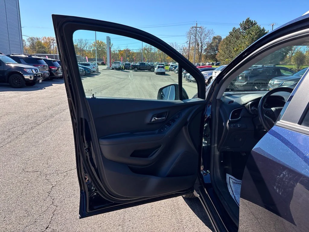 Used 2022 Blue Chevrolet LT image 16