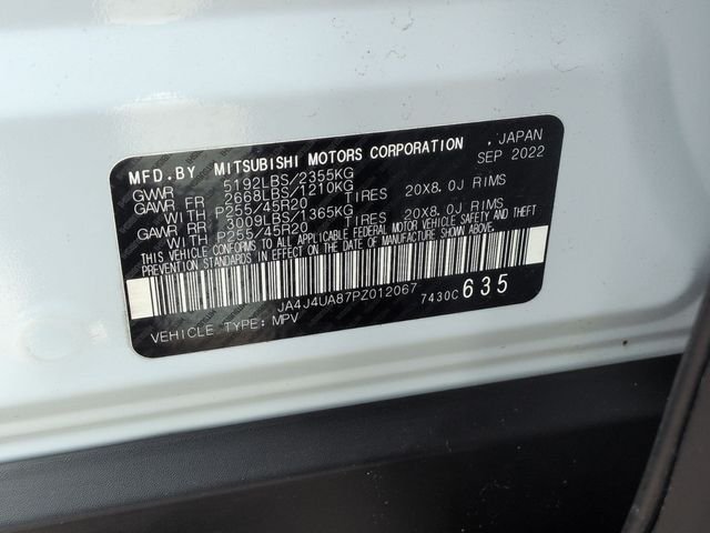 Used 2023  Mitsubishi SE Black Edition image 32