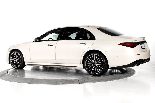 Used 2023 White Mercedes-Benz S 580 image 3