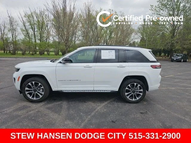 2024 Jeep Grand Cherokee Overland 4x4's photo