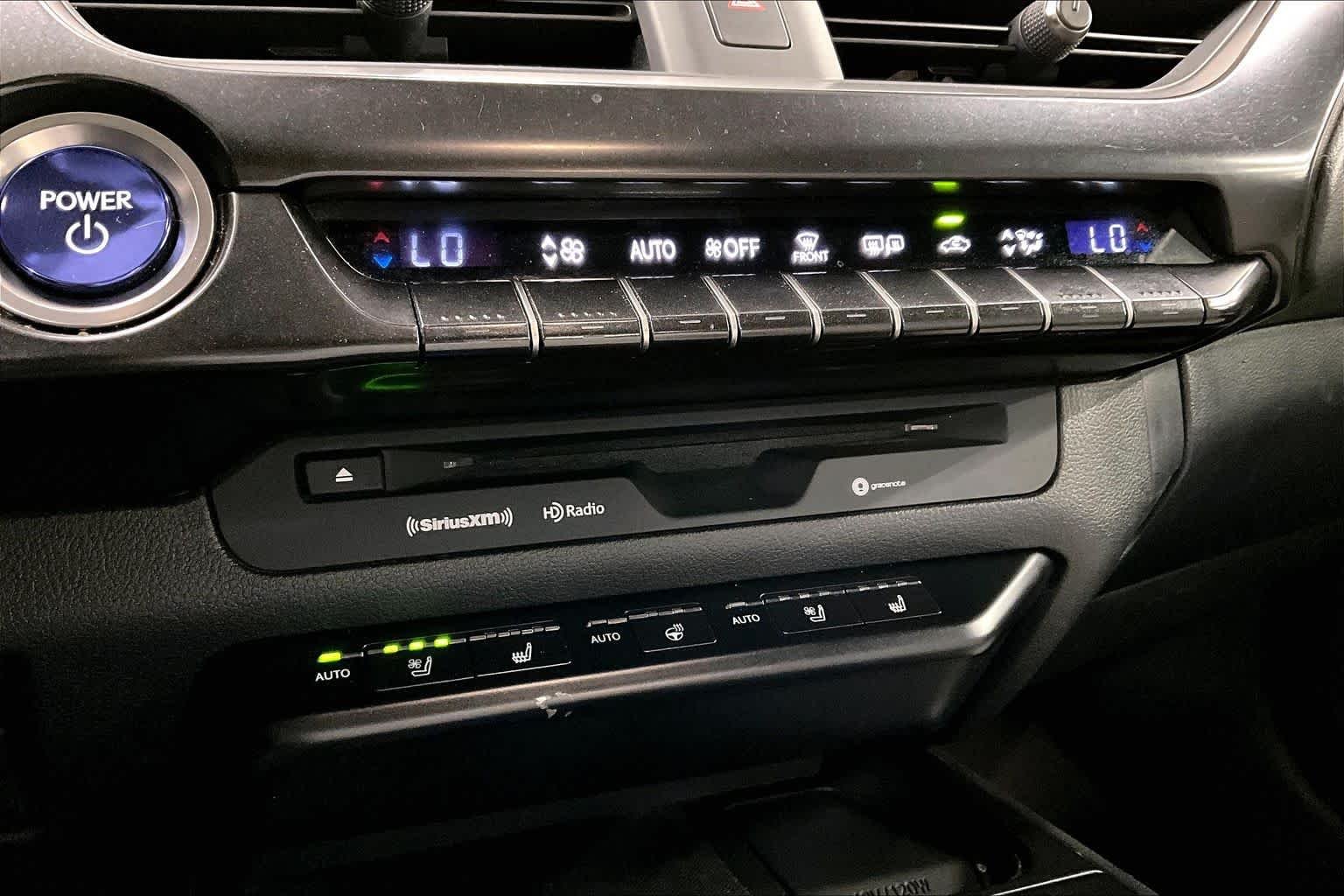 Used 2019 Atomic Silver Lexus  image 35